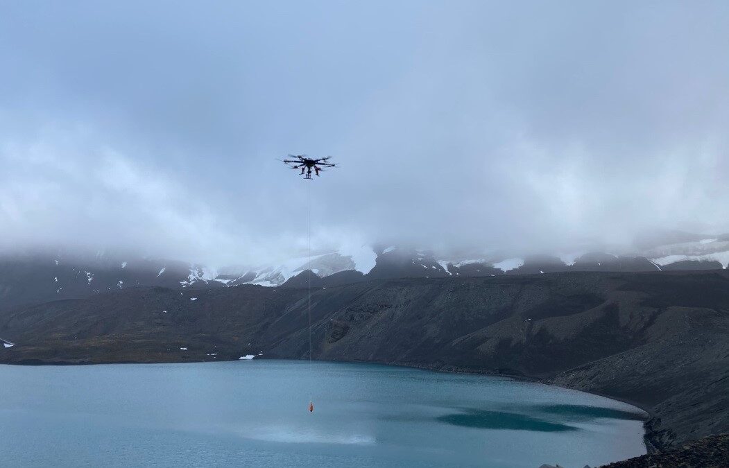El ICMAN-CSIC estrena en la Antártida una nueva herramienta para el muestreo de agua con drones